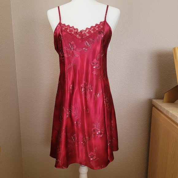 Private Luxuries Other - Private Luxuries Nightgown Wine Color with Flowers NWT